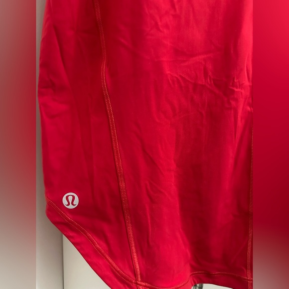 Red lululemon workout top - never worn! - Picture 6 of 6